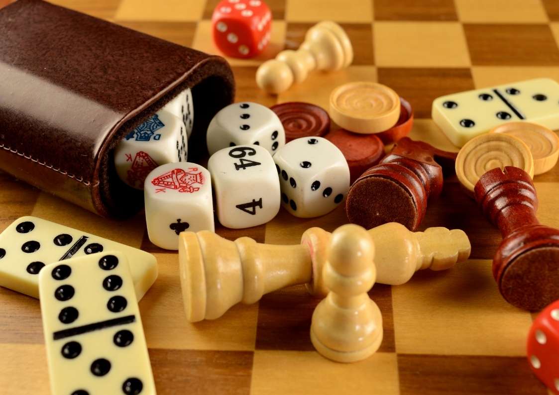 Traditional and Online Board Games For When You Travel